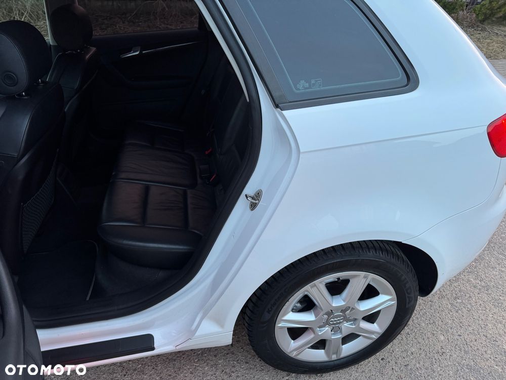 Audi A3 Sportback 2.0 TDI DPF S tronic S line Sportpaket - 22