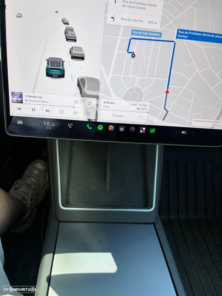 Tesla Model Y - 10