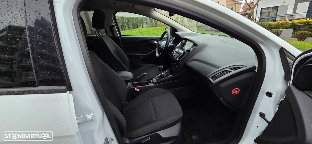 Ford Focus SW 1.5 TDCi Titanium ECOnetic - 12