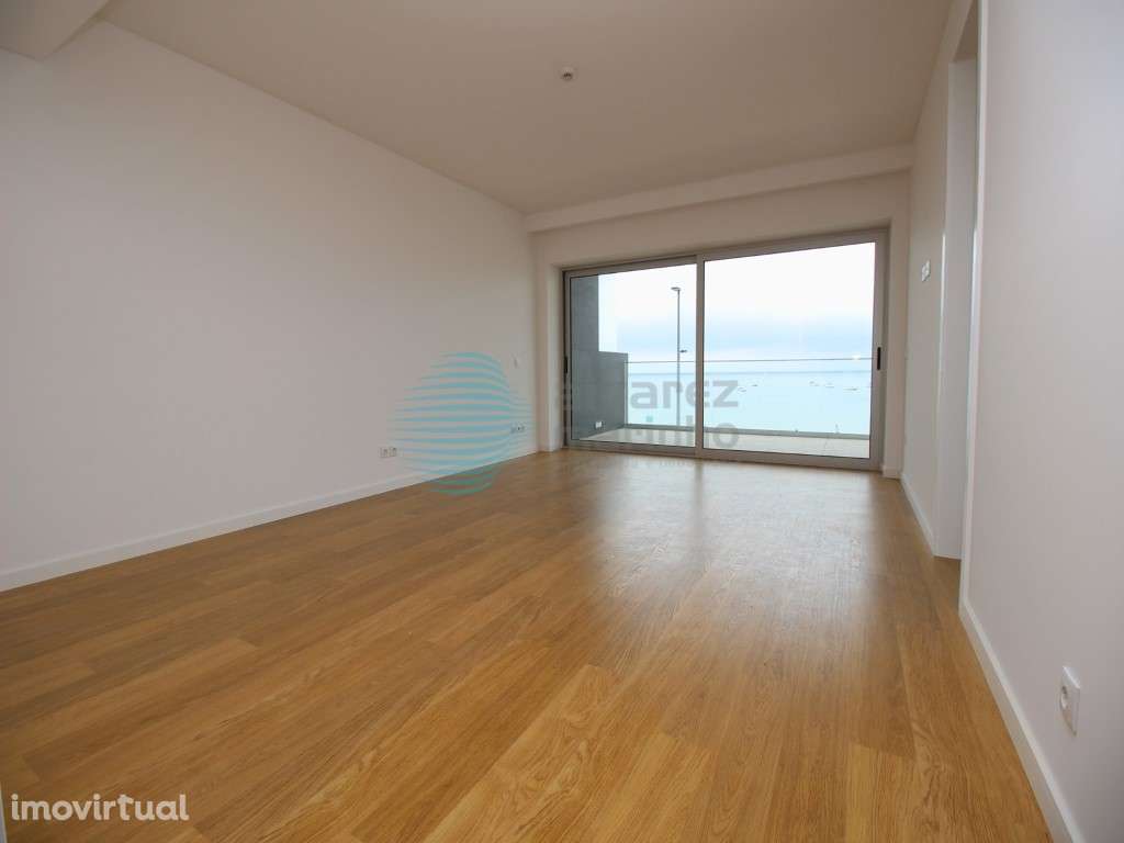 Apartamento T1 na 1ª Linha da praia de Sesimbra - Grande imagem: 2/14