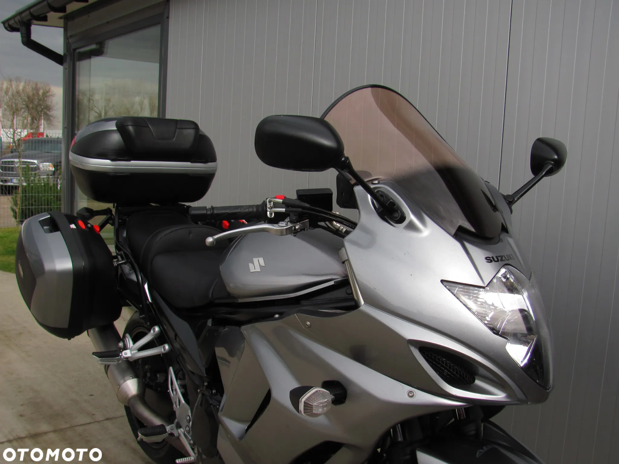Suzuki GSX - 9
