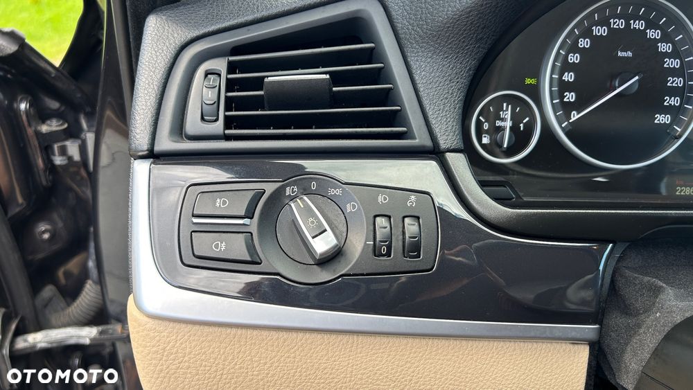 BMW Seria 5 520d Luxury Line - 23