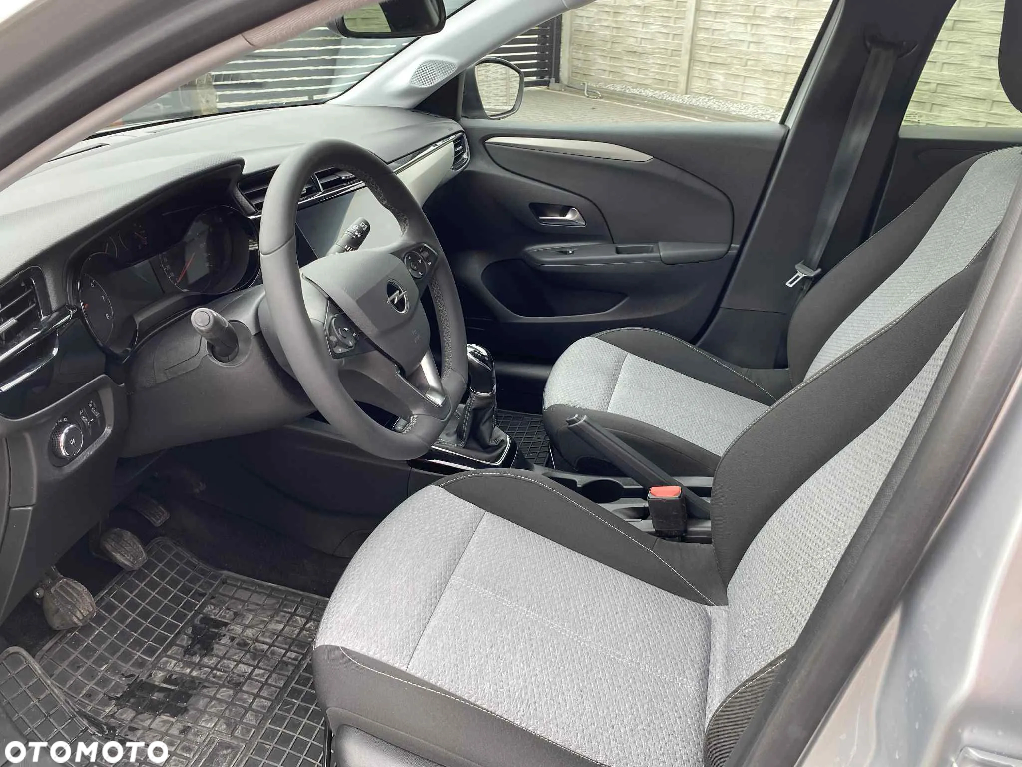 Opel Corsa 1.2 Business S&S - 11