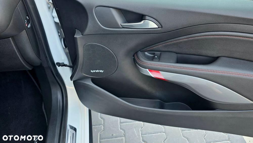 Opel Adam 1.4 Turbo Rocks S - 19