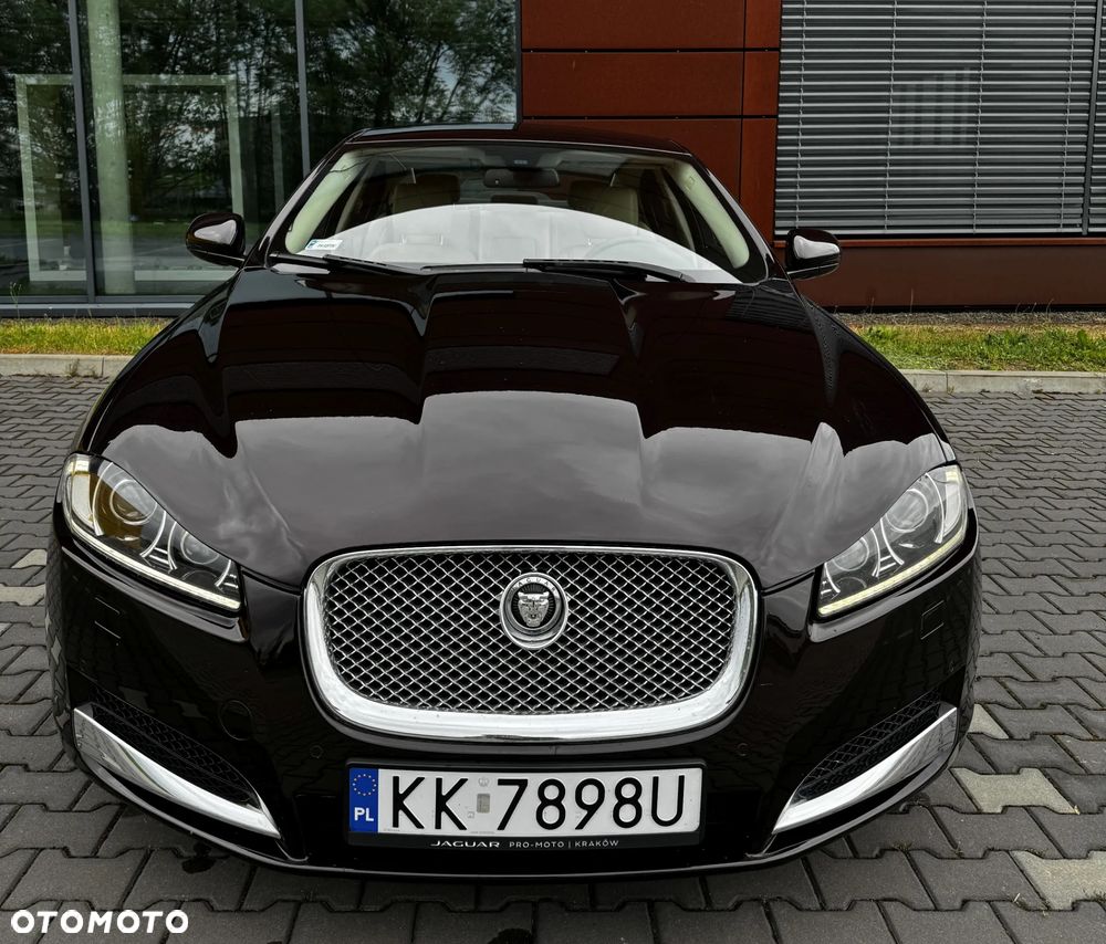 Jaguar XF 2.2 D Premium Luxury - 8