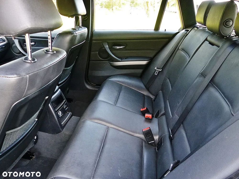 BMW Seria 3 320i Edition Exclusive - 21