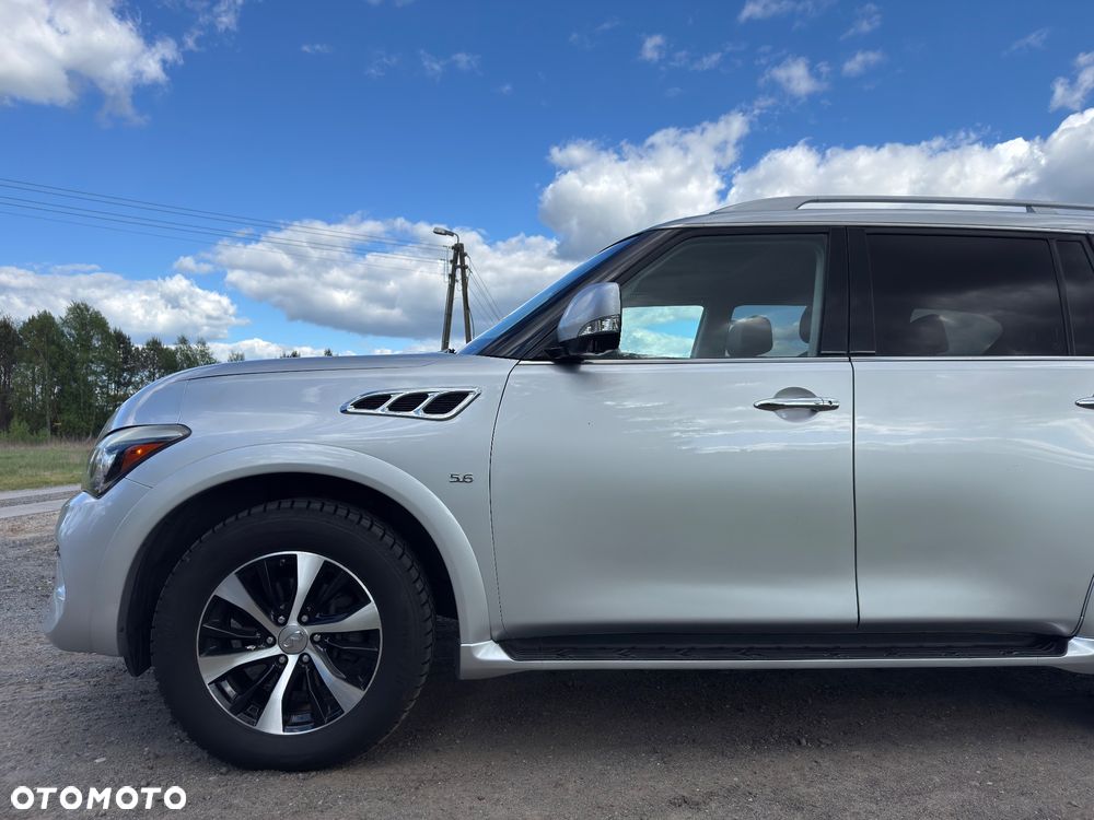 Infiniti QX80 - 12