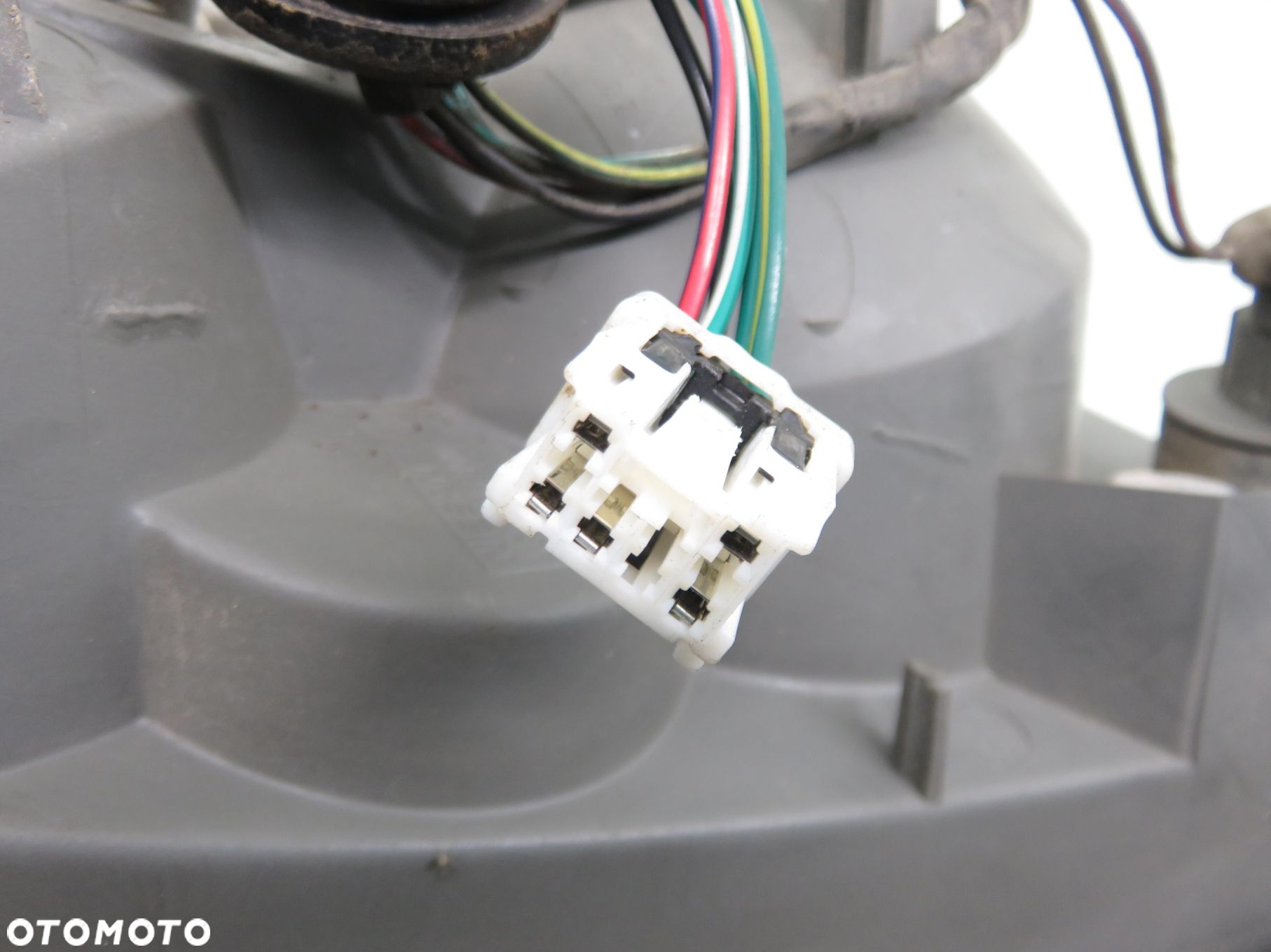 LAMPA LEWA TYLNA NISSAN ALTIMA L31 935300 - 2