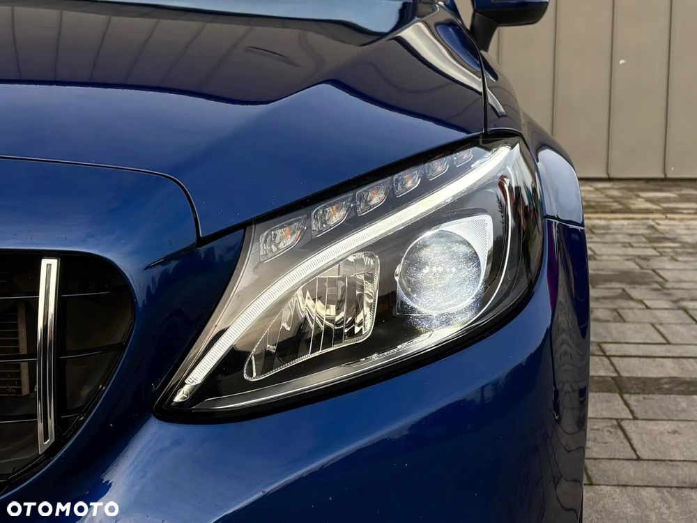 Mercedes-Benz Klasa C 300 7G-TRONIC - 16