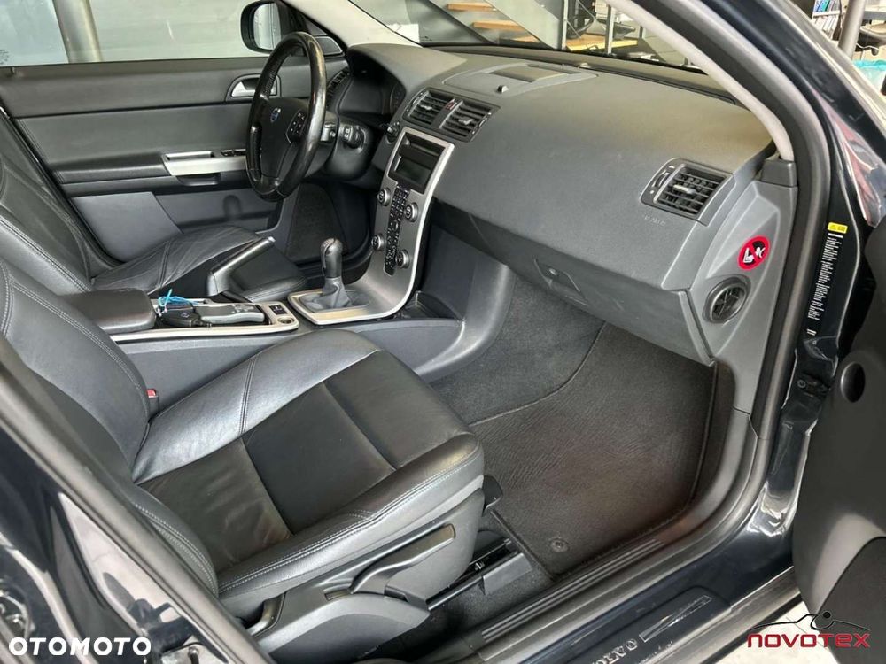 Volvo V50 1.6D Momentum - 13