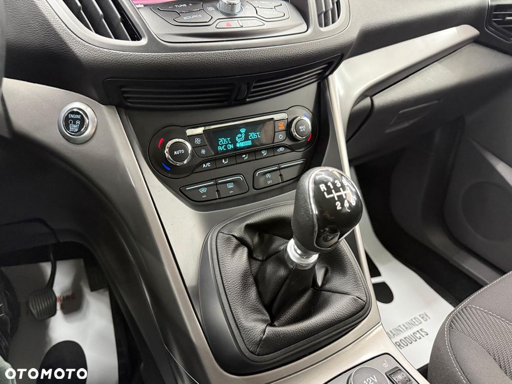 Ford Kuga 1.5 EcoBoost 2x4 Titanium - 18