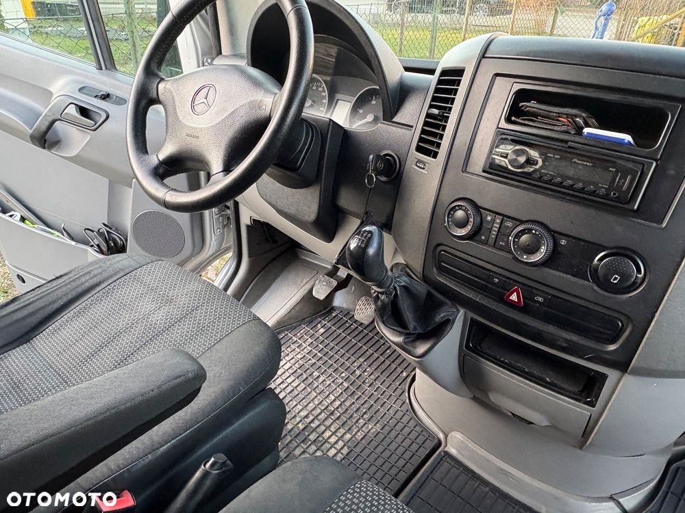 Mercedes-Benz Sprinter - 10