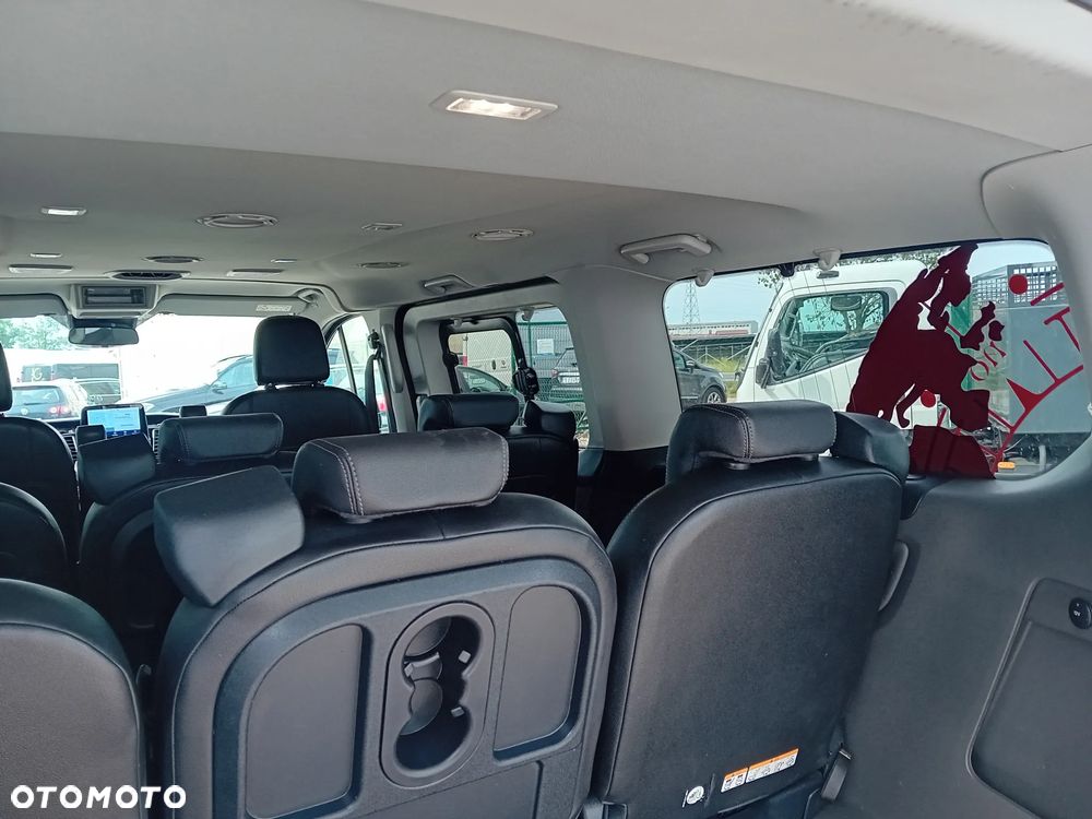 Ford Tourneo Custom - 13