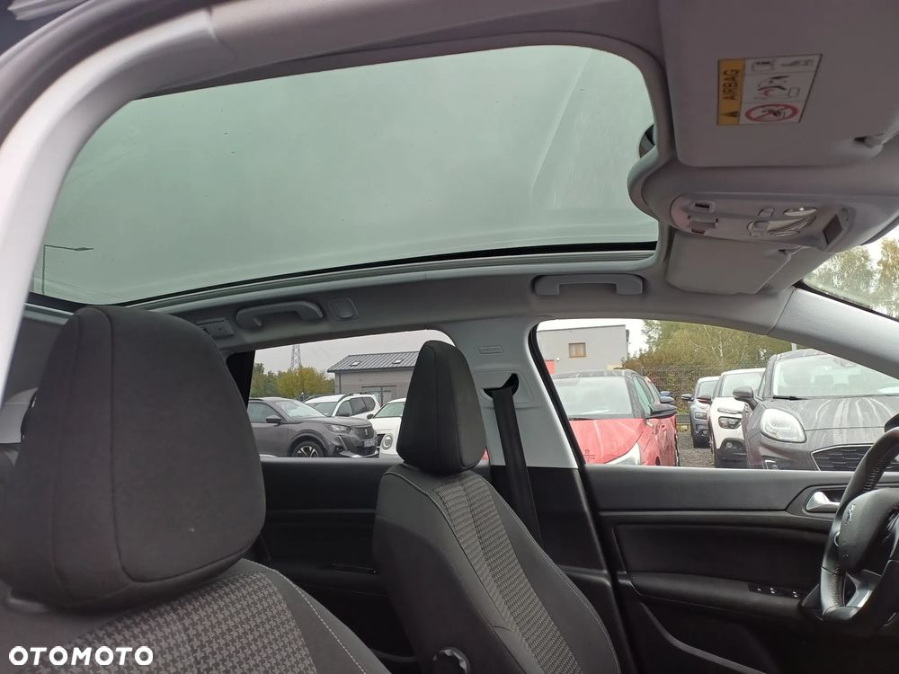 Peugeot 308 SW PureTech 110 Stop & Start Allure - 12