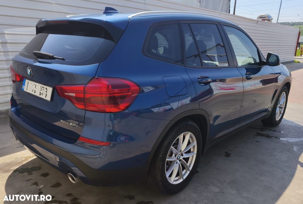 BMW X3 xDrive20i AT - 10