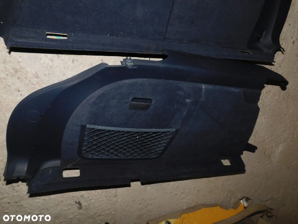 tapicerka bagażnika boczki AUDI A4 B7 04-08 - 2