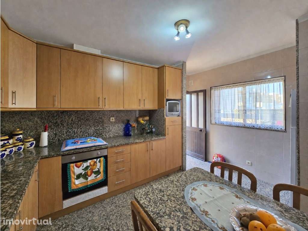 Moradia com Excelente Espaço Exterior - Grande imagem: 4/25