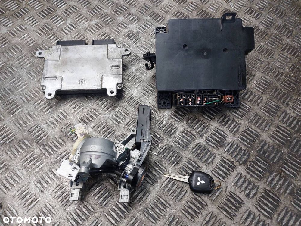 ZESTAW STARTOWY OUTLANDER II 2.0 16V 1860B526 E6T78176 8637A643 - 7