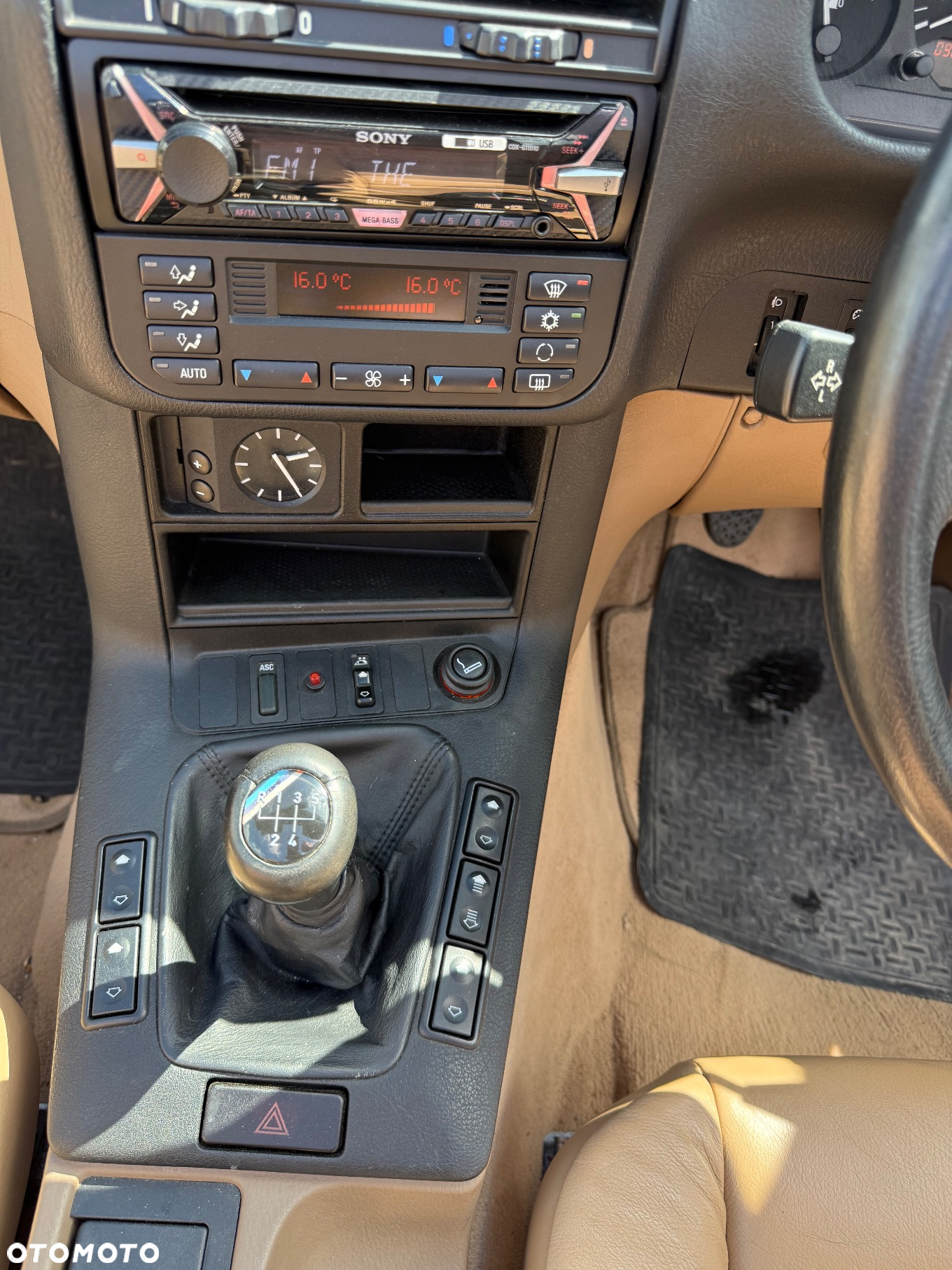 BMW Seria 3 323i - 26