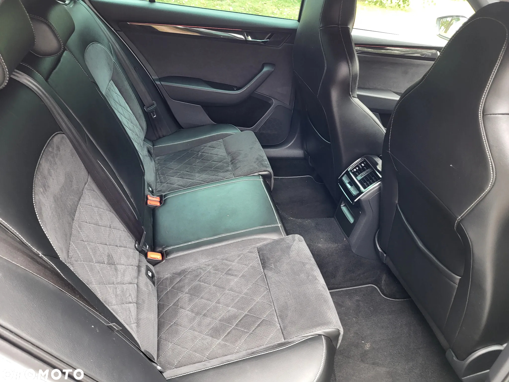 Skoda Superb 2.0 TSI 4x4 DSG Sportline - 21
