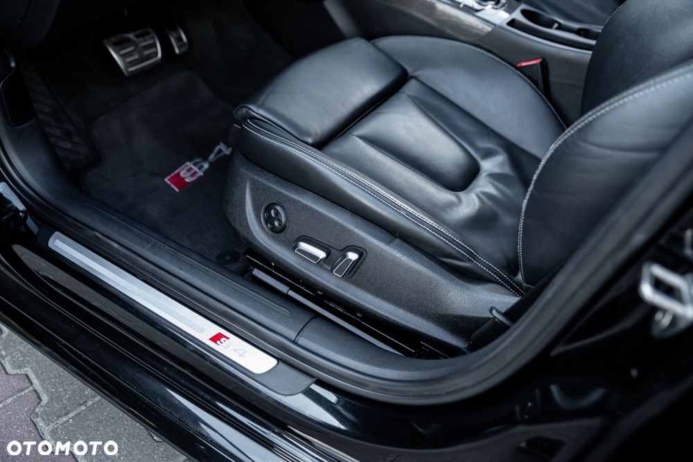 Audi S4 Avant S tronic - 18