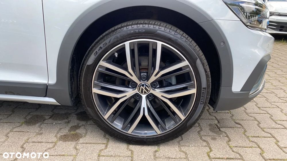 Volkswagen Passat - 10