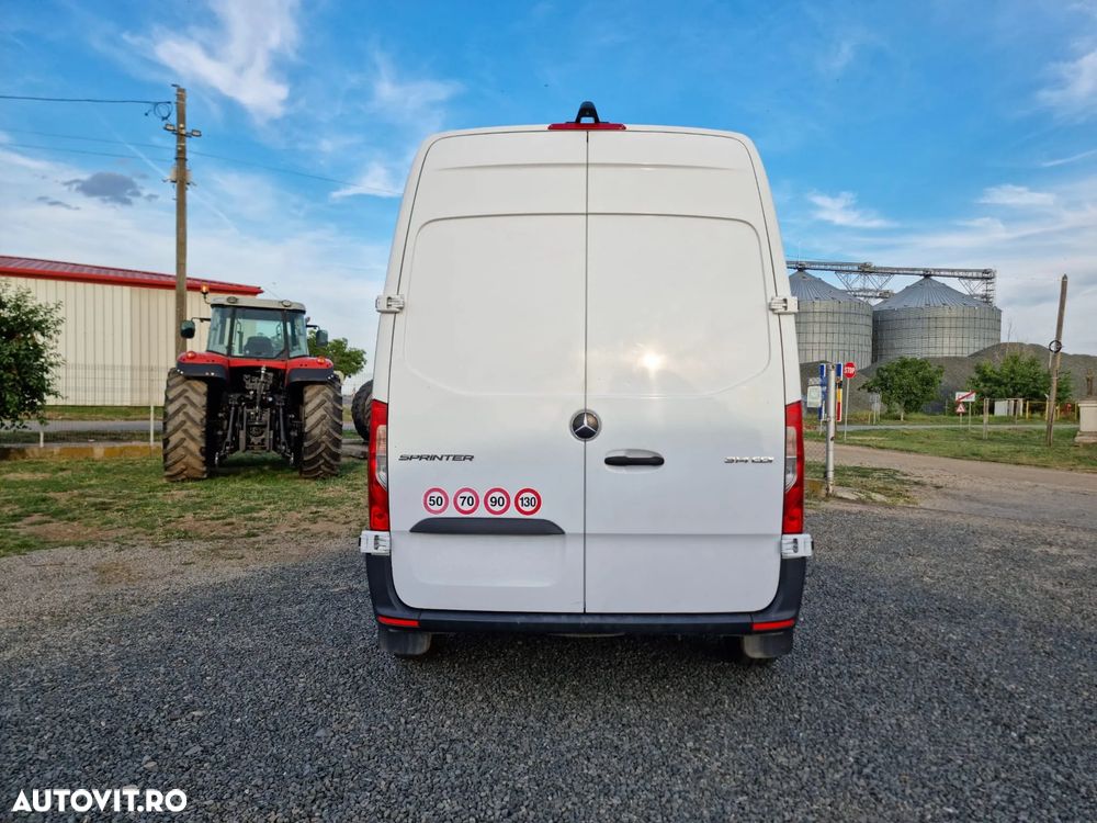 Mercedes-Benz Sprinter - 3