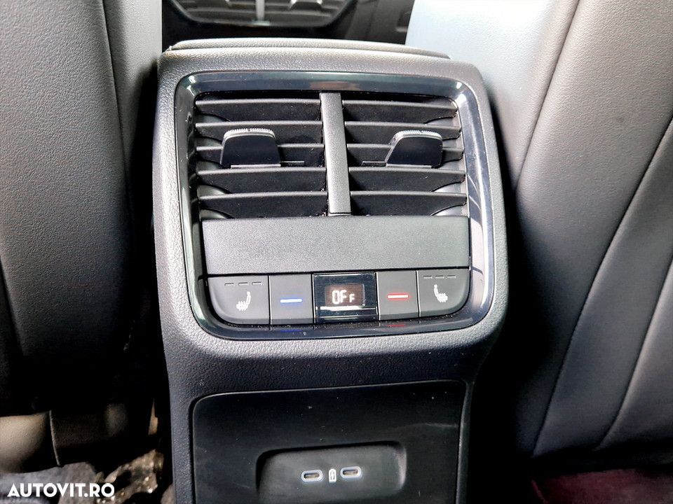 Skoda Octavia 2.0 TDI DSG RS - 17