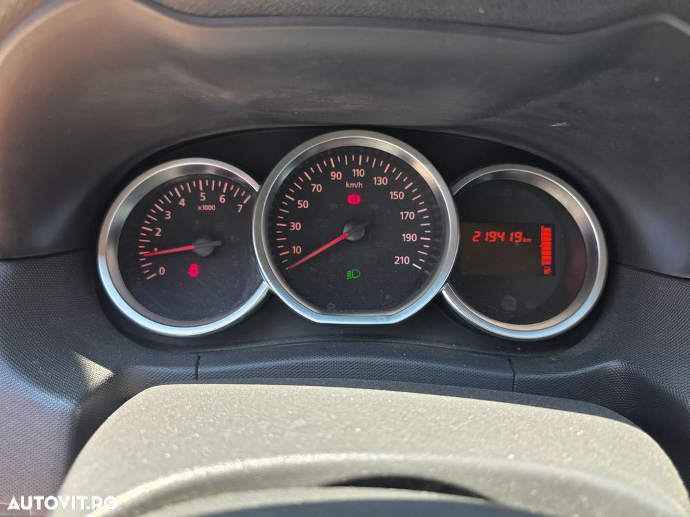 Dacia Duster dCi 110 FAP 4x2 Blackshadow - 12