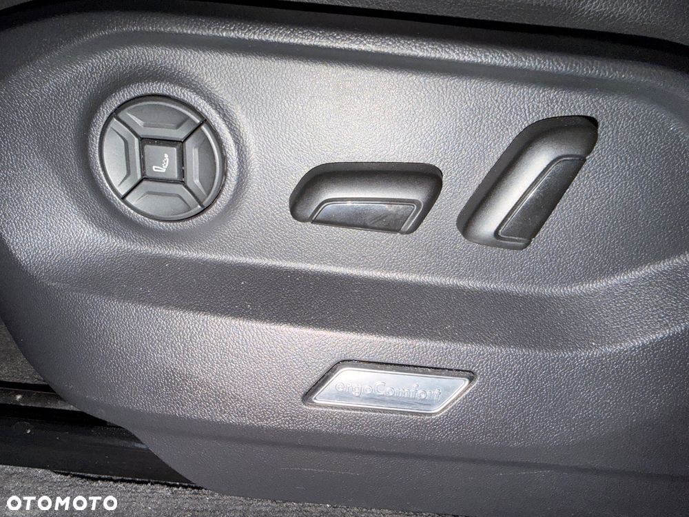 Volkswagen Touareg 3.0 V6 TDI SCR 4Mot R-Line - 9