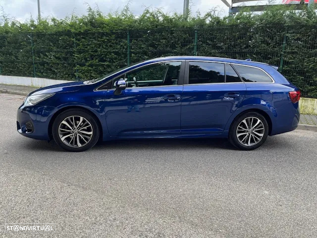 Toyota Avensis Touring Sports 1.6 D-4D Exclusive+GPS - 3