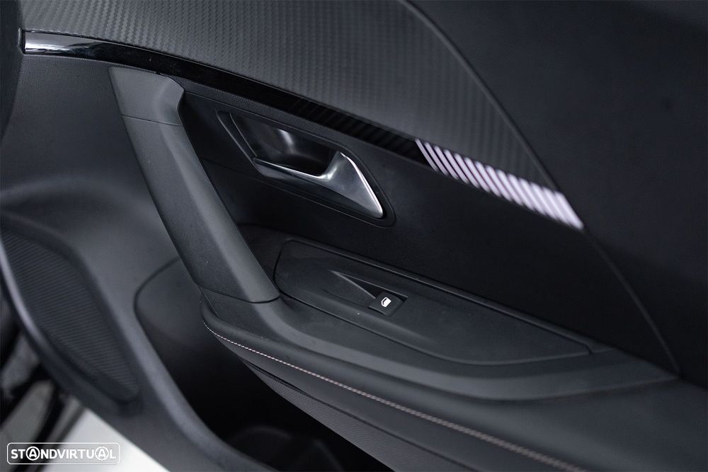 Peugeot 2008 1.2 Allure - 40