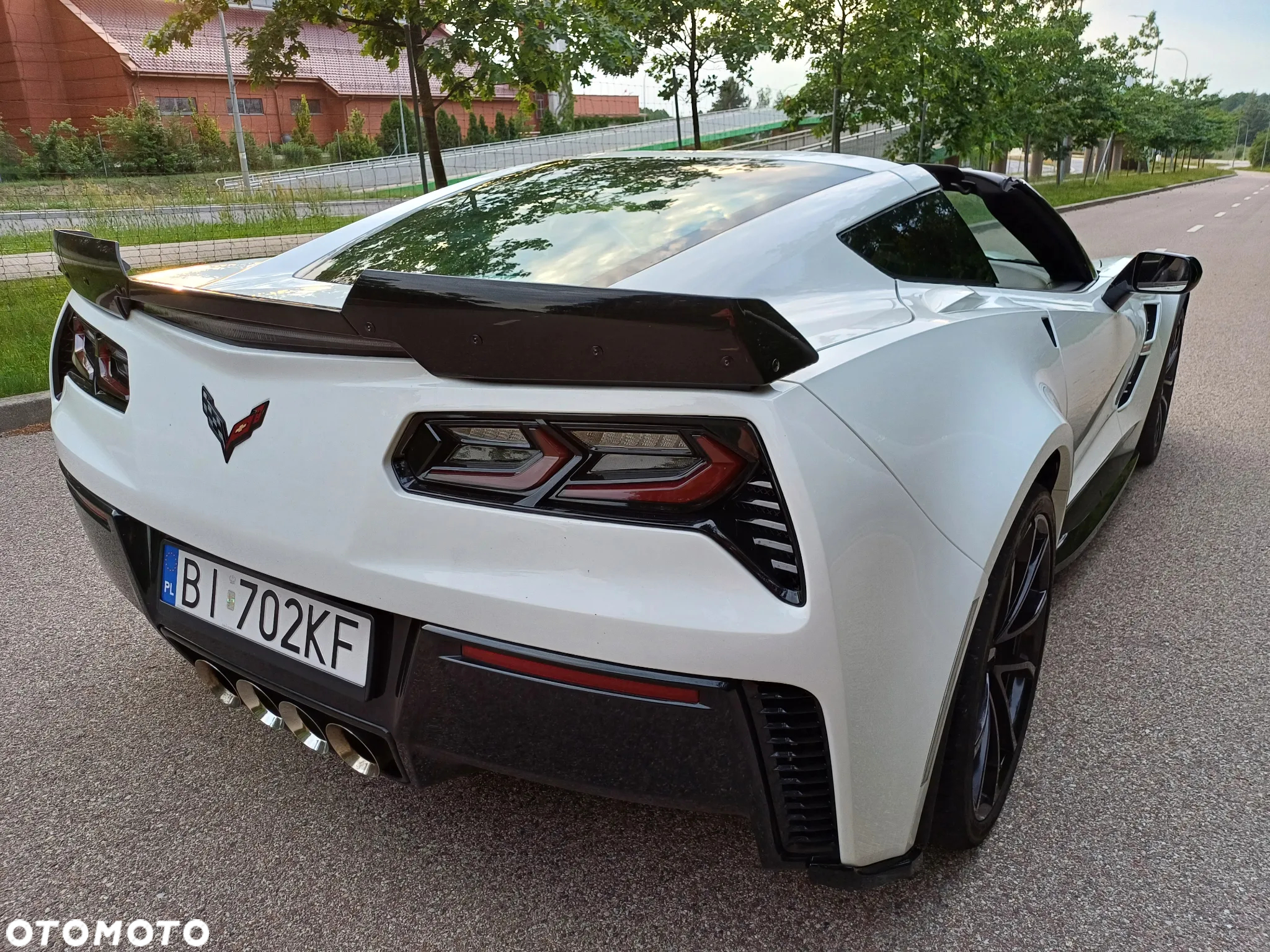 Chevrolet Corvette - 10