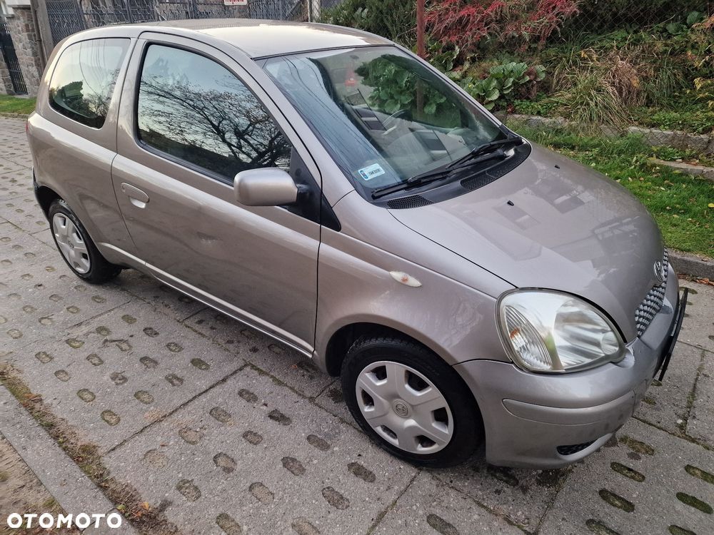 Toyota Yaris 1.0 - 3