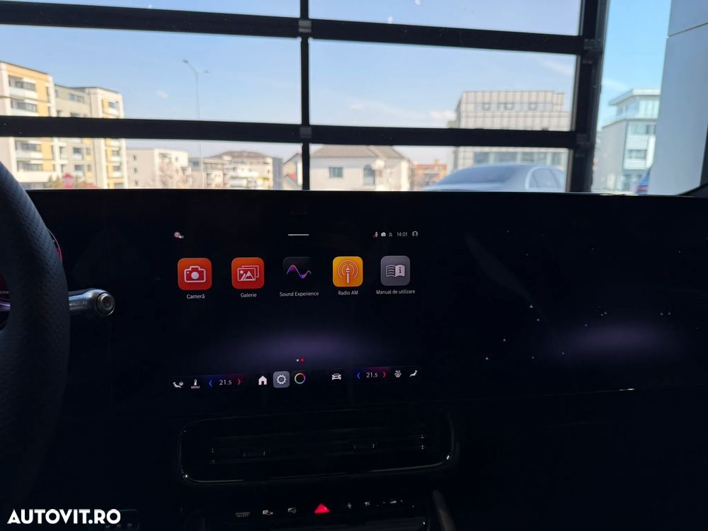 Mercedes-Benz CLA - 12