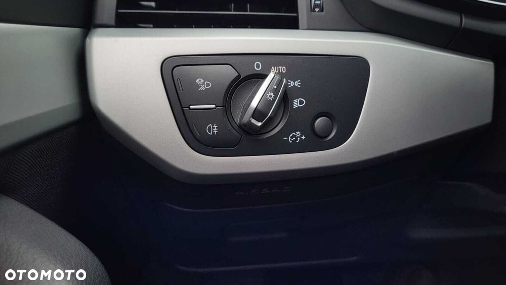 Audi A4 Limousine 35 TFSI mHEV S tronic - 17