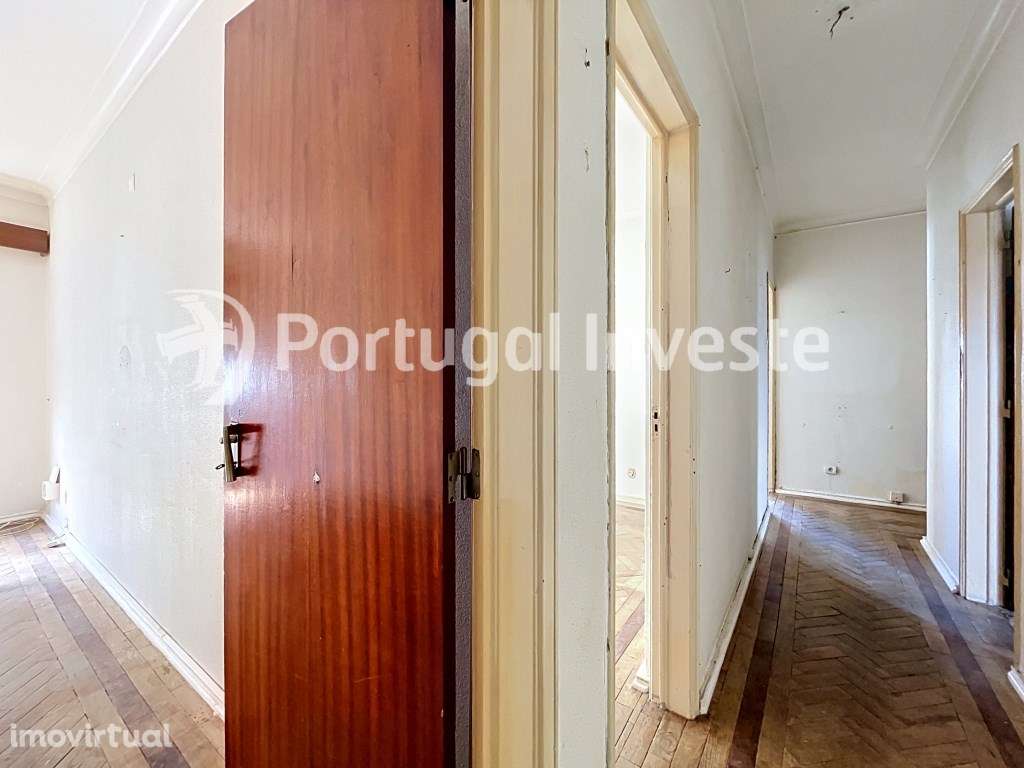 Apartamento de 5 assoalhadas na rua Capitão Leitão, Almada - Grande imagem: 2/32
