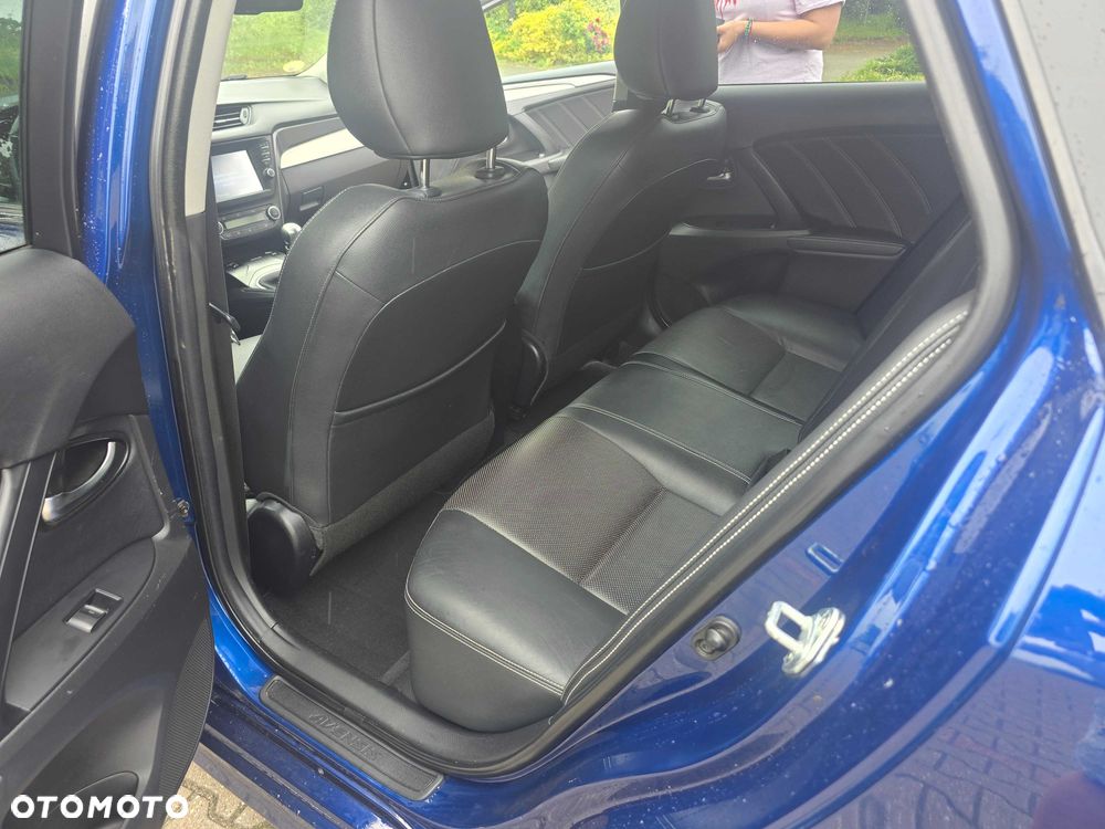 Toyota Avensis - 8