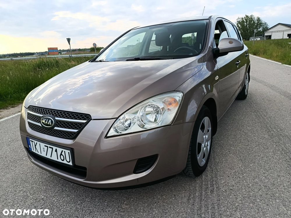 Kia Ceed 1.4 CVVT LX Basis - 14
