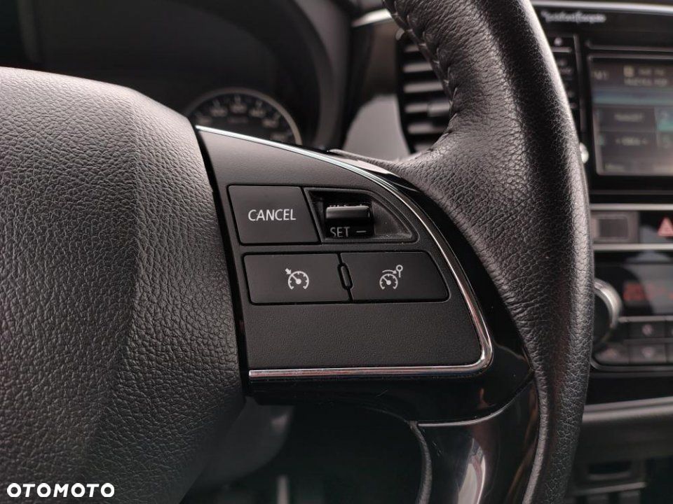 Mitsubishi Outlander - 13
