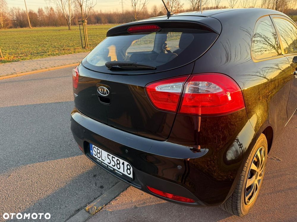 Kia Rio - 11