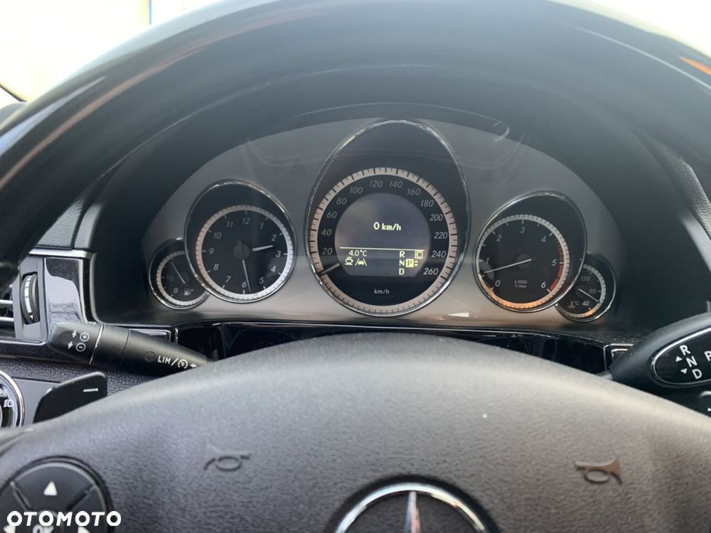 Mercedes-Benz Klasa E 350 CDI BlueEff Avantgarde - 33