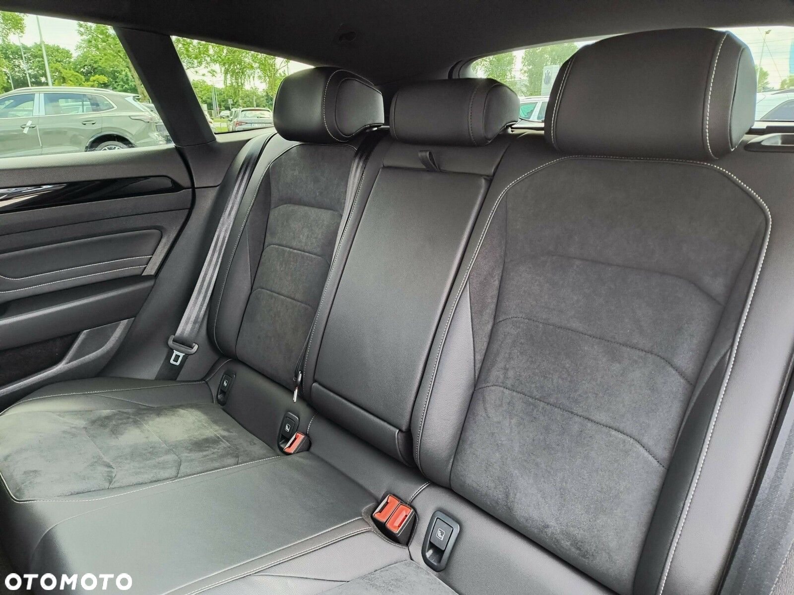 Volkswagen Arteon 2.0 TSI R-Line DSG - 26