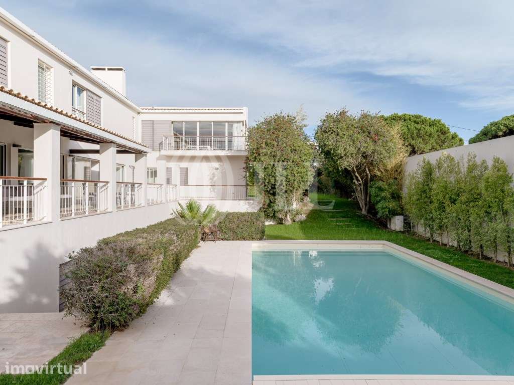 Moradia T6 com jardim e piscina, na Areia, em Cascais - Grande imagem: 4/36