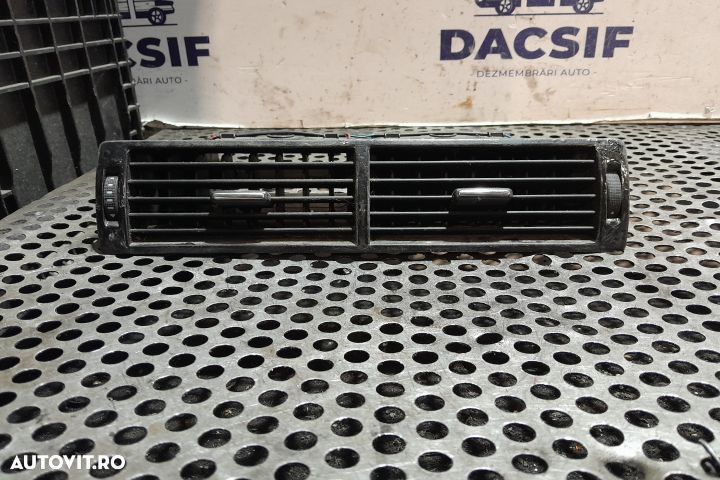 Grila ventilatie bord centru 8E0820951H 8E0820951H Audi A4 B7 [2004 - - 1