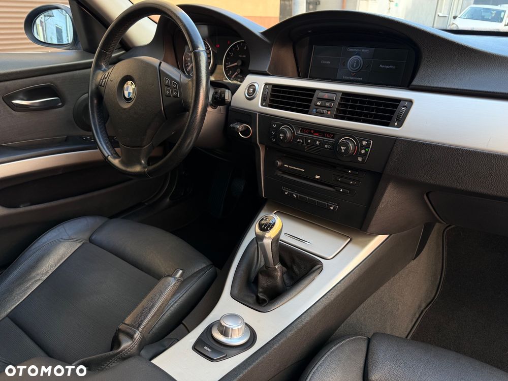 BMW Seria 3 325i - 34