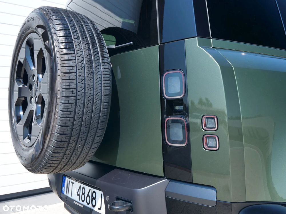 Land Rover Defender - 13