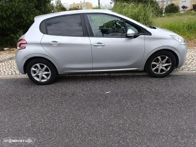 Peugeot 208 1.2 VTi Allure - 5