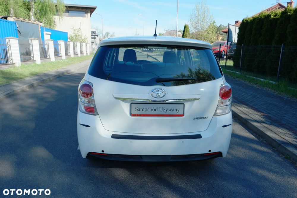 Toyota Verso - 8