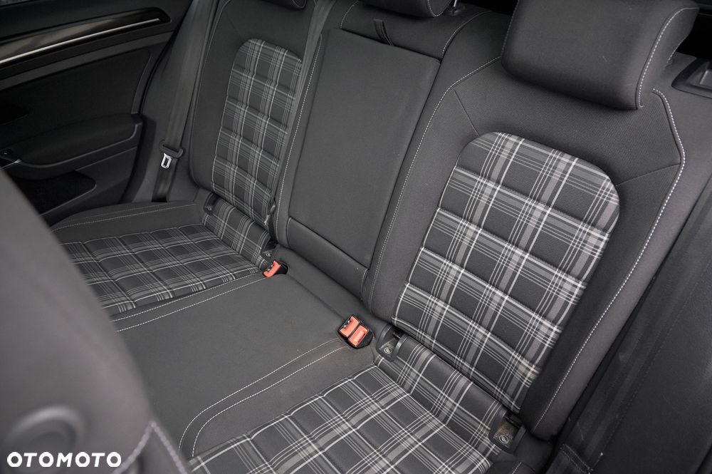Volkswagen Golf VII 2.0 TDI BMT GTD - 28